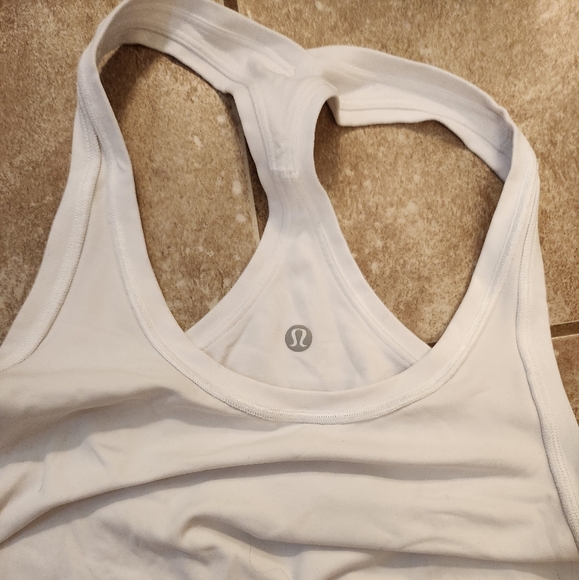 Lululemon Razorback Tank - Picture 3 of 5